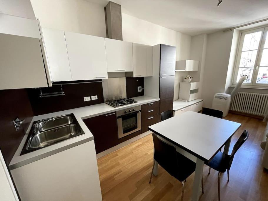 Via Milano Apartment Триест Екстериор снимка