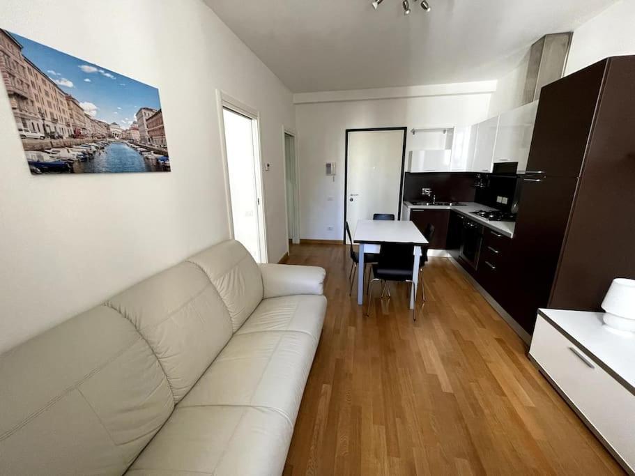 Via Milano Apartment Триест Екстериор снимка
