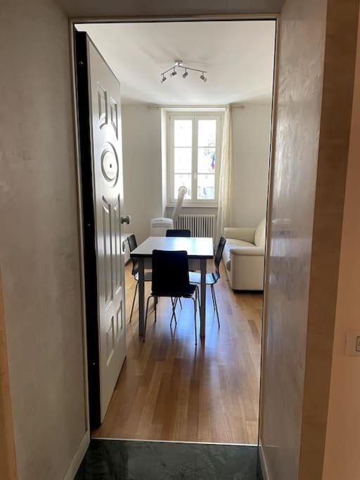 Via Milano Apartment Триест Екстериор снимка